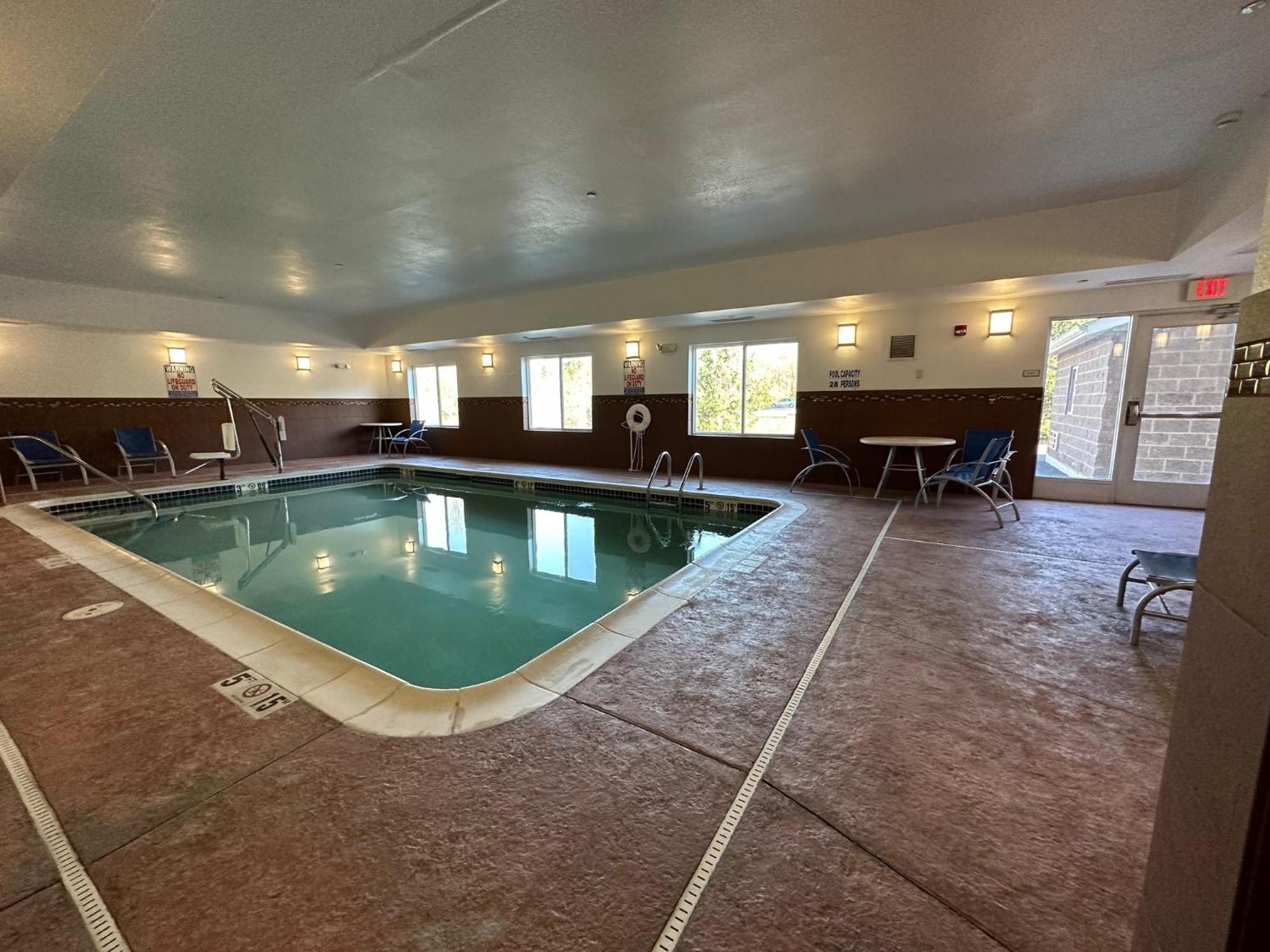 Holiday Inn Express Belle Vernon Zewnętrze zdjęcie