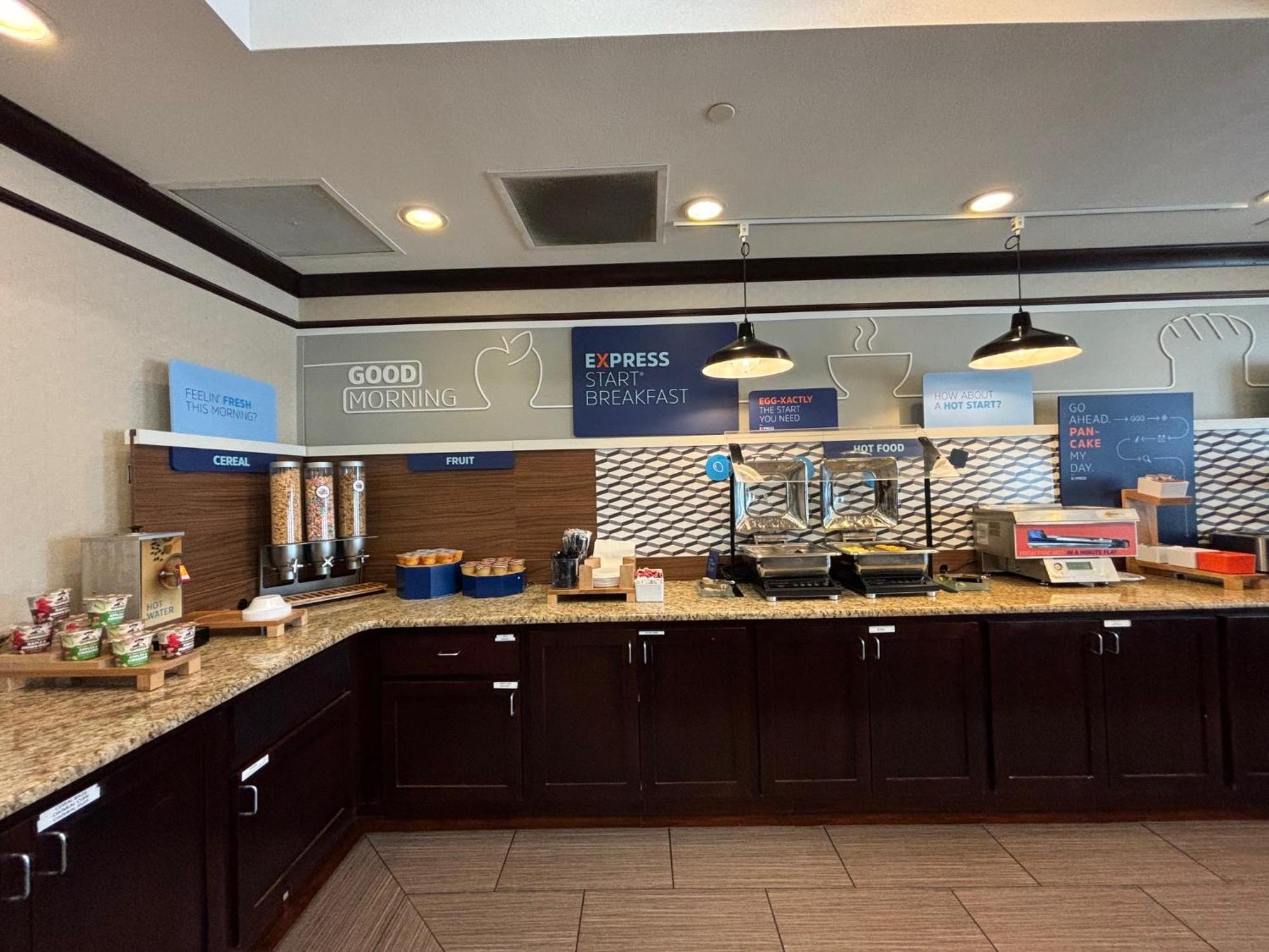 Holiday Inn Express Belle Vernon Zewnętrze zdjęcie